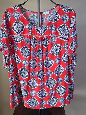 CROWN & IVY Women’s Red, White, Blue  Medallion & Lobster Print Top; Size 1X (?)